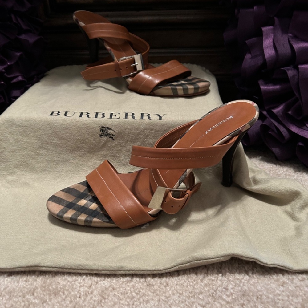 Authentic Burberry heels ( sandals) - Picture 4 of 5